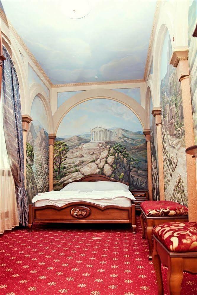 Urartu Hotel Kharkiv Eksteriør bilde
