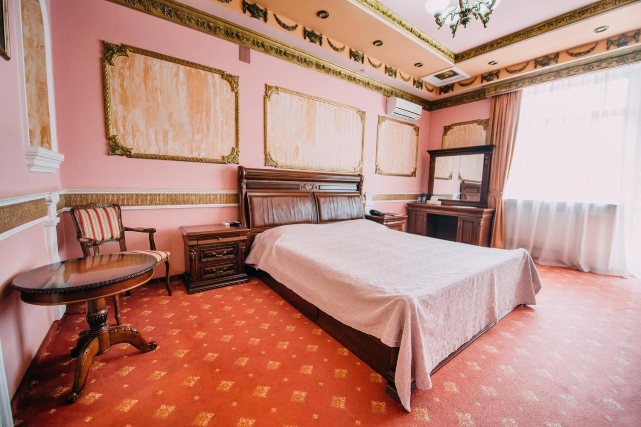 Urartu Hotel Kharkiv Eksteriør bilde