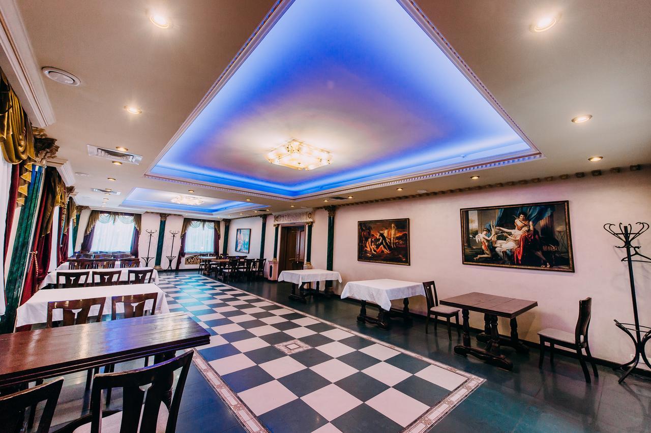 Urartu Hotel Kharkiv Eksteriør bilde