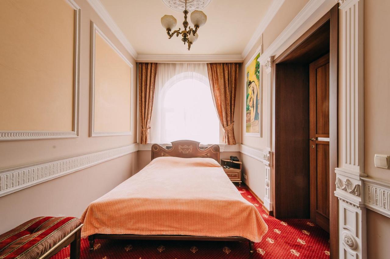 Urartu Hotel Kharkiv Eksteriør bilde